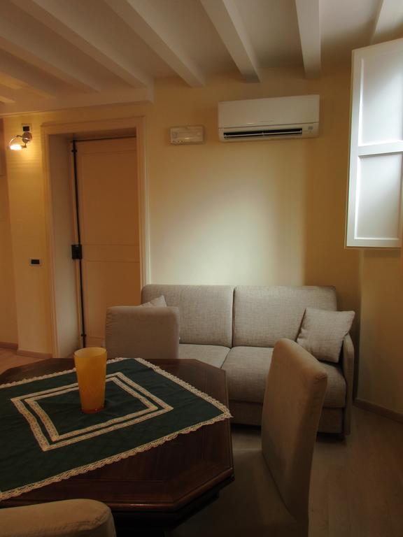 Mimi Apartment ลุคคา ห้อง รูปภาพ